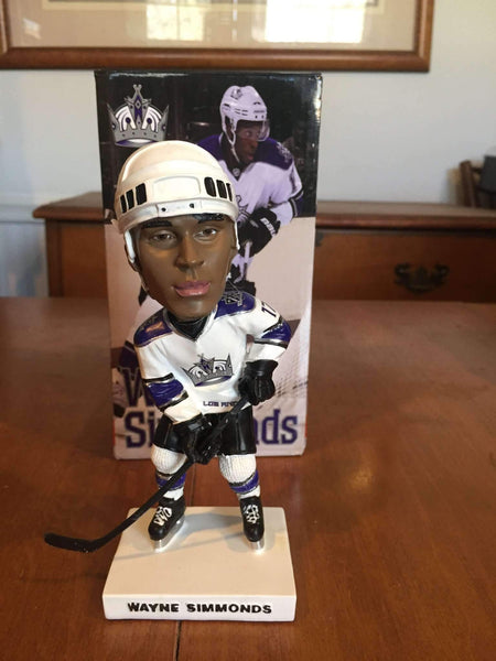 Wayne Simmonds Los Angeles Kings SGA Bobblehead by Globe Promotions February 11 2010 NIB NIP LA Bobbleheads Globe Promotions 